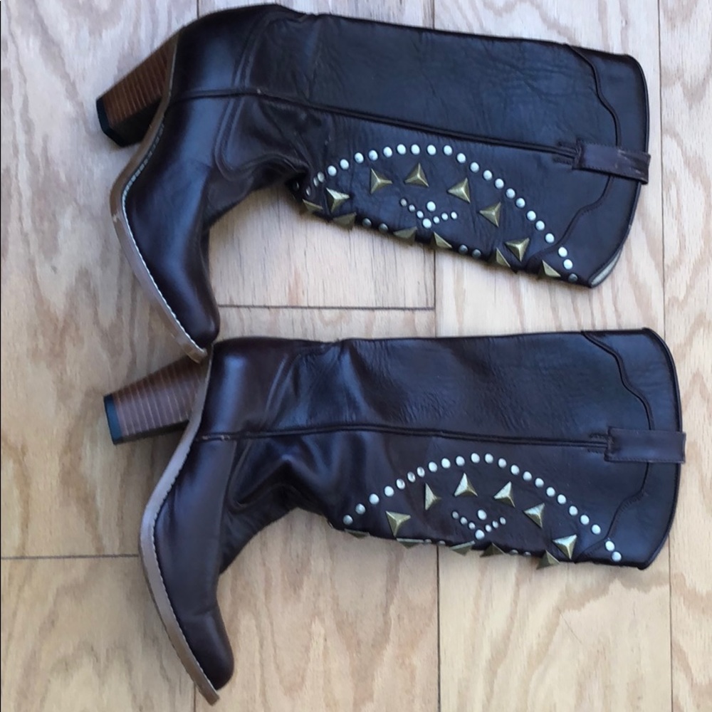 Brown high-heeled boots with bling